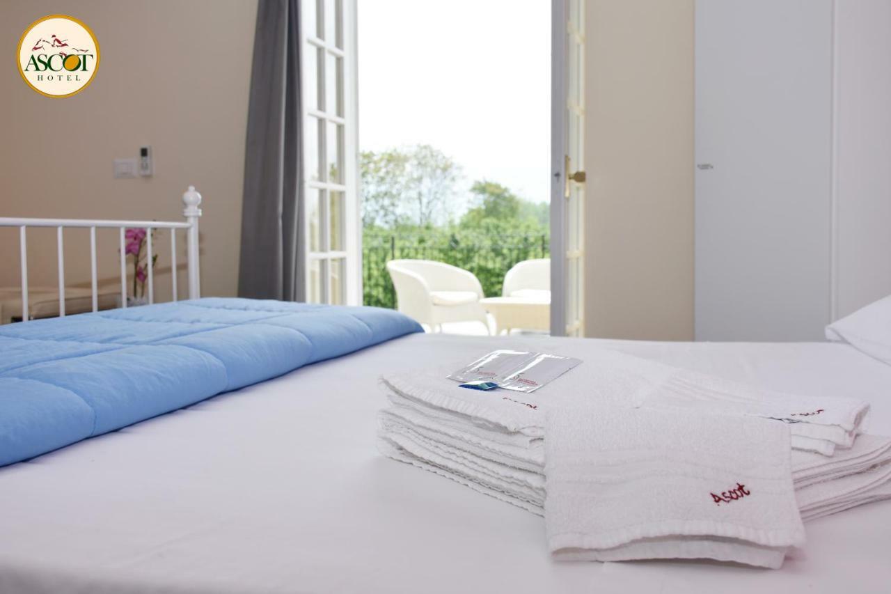 Hotel Ascot カイアネッロ エクステリア 写真