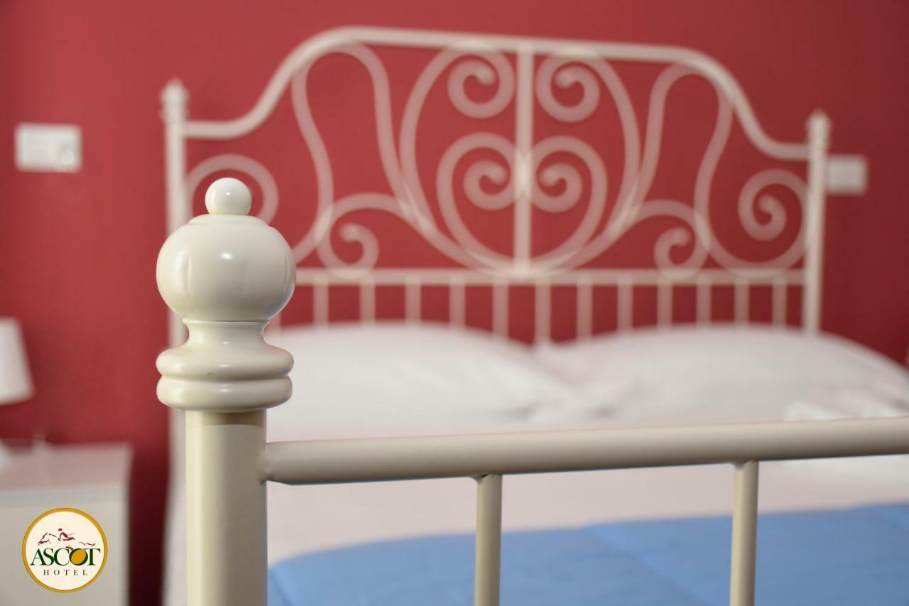 Hotel Ascot カイアネッロ エクステリア 写真